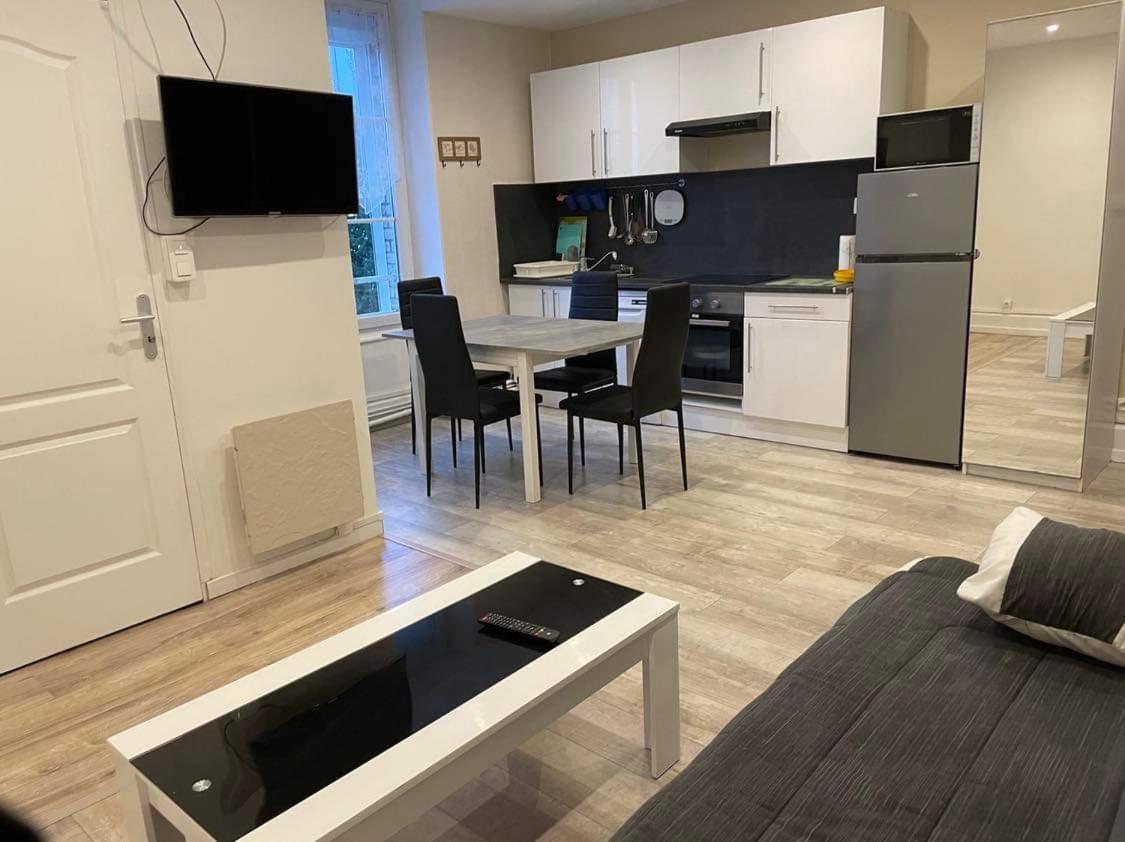 Appart Meuble 45M2 Calme Et Lumineux Au Continental Vittel Exterior foto